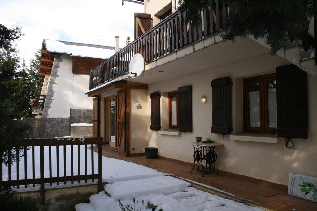 Loft In ساياغوز الغرفة الصورة